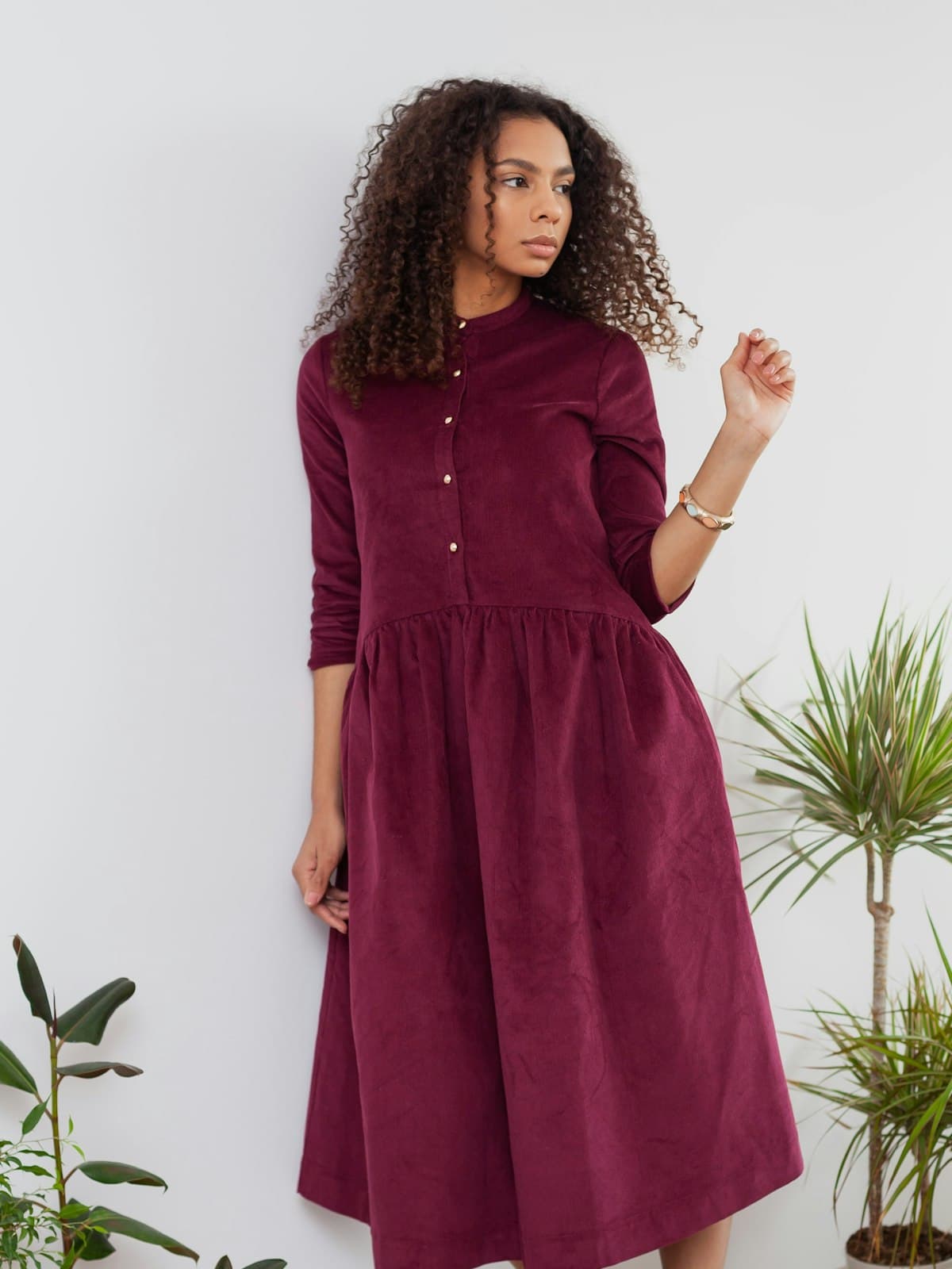 Bordo Kadife Düğmeli Midi Elbise — detay